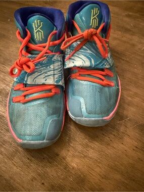 Nike™ ~ Kyrie 6 Pool (GS) Shoes ~ CZ4693-409 ~ Youth Sz 2Y